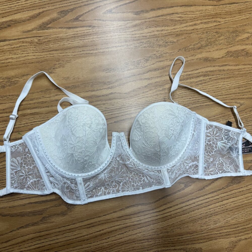 NWOT Victoria's Secret White Bedazzled Bra- Size 34DD